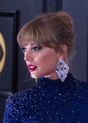 February 5, 2023, Los Angeles, California, USA: Taylor Swift on the red carpet of the 65th Annual Grammy Awards held on Sunday February 5, 2023 at Crypto Arena in Los Angeles, California. PI Los Angeles USA - ZUMAp124 20230205_zaa_p124_051 Copyright: xJAVIERxROJASx