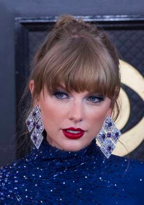 February 5, 2023, Los Angeles, California, USA: Taylor Swift on the red carpet of the 65th Annual Grammy Awards held on Sunday February 5, 2023 at Crypto Arena in Los Angeles, California. PI Los Angeles USA - ZUMAp124 20230205_zaa_p124_059 Copyright: xJAVIERxROJASx