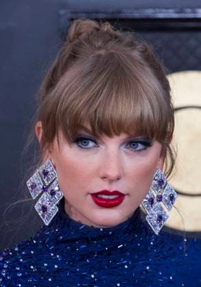 February 5, 2023, Los Angeles, California, USA: Taylor Swift on the red carpet of the 65th Annual Grammy Awards held on Sunday February 5, 2023 at Crypto Arena in Los Angeles, California. PI Los Angeles USA - ZUMAp124 20230205_zaa_p124_061 Copyright: xJAVIERxROJASx