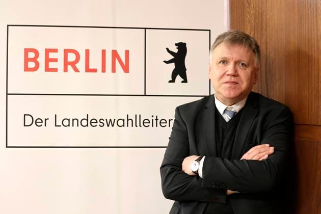 News Themen der Woche KW06 News Bilder des Tages Prof. Stephan Broechler, Landeswahlleiter fuer Berlin, Pressekonferenz fuer die Wiederholungswahl zum 19. Abgeordnetenhaus von Berlin, DEU, Berlin, 07.02.2023 *** Prof Stephan Broechler, State Election Commissioner for Berlin, press conference for the repeat election to the 19 House of Representatives of Berlin, DEU, Berlin, 07 02 2023
