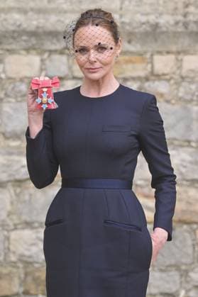 . 07 02 2023. Windsor, United Kingdom. Fashion designer Stella McCartney with her CBE after an Investiture at Windsor Castle, United Kingdom.  xPoolx xi-Imagesx IIM-24132-0001