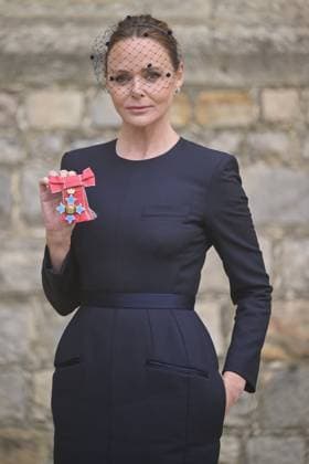 . 07 02 2023. Windsor, United Kingdom. Fashion designer Stella McCartney with her CBE after an Investiture at Windsor Castle, United Kingdom.  xPoolx xi-Imagesx IIM-24132-0006