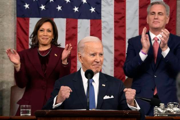 News Themen der Woche KW06 News Bilder des Tages February 7, 2023, Washington, District of Columbia, USA: President Joe Biden delivers the State of the Union address to a joint session of Congress at the U.S. Capitol, Tuesday, Feb. 7, 2023, in Washington, as Vice President Kamala Harris and House Speaker Kevin McCarthy of Calif., applaud Washington USA - ZUMAs152 20230207_zaa_s152_126 Copyright: xJacquelinexMartinx-xPoolxviaxCNPx
