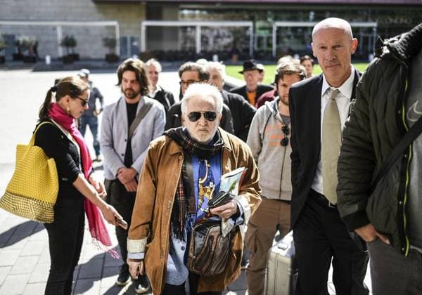 Gerichtsprozess Henryck M. Broder *** NUR FÜR REDAKTIONELLE ZWECKE *** EDITORIAL USE ONLY ***<p>Autor und Journalist Henryk M. Broder, Mitte, vor dem Amtsgericht am Montag den 13.05.2019 in Duisburg. Die Islamwissenschaftlerin Lamya Kaddor hat Broder wegen Beleidigung verklagt. Deutschland Nordrhein-Westfalen Duisburg Copyright: LarsxFröhlich *** Court case Henryck M Broder *** ONLY FOR EDITORIAL PURPOSE *** EDITORIAL USE ONLY *** P Author and Journalist Henryk M brother, Center, before the Local court on Monday the 13 05 2019 in Duisburg the Islamic Studies Lamya Kaddor has Broder because of Insult sued Germany North Rhine Westphalia Duisburg Copyright Larsx Happy Copyright: LarsxFröhlich doc75byf7zlgv849p15zu2 EDITORIAL USE ONLY