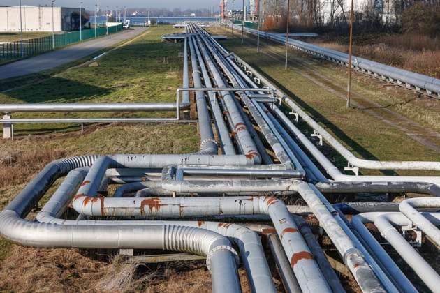Rohoel Pipeline Rostock, 08.02.2023 - Rohoel Pipeline der Oelhafen Rostock GmbH, EUROPORTS. Die Oel Pipeline versorgt die PCK Raffinerie Schwedt. Rostock Mecklenburg-Vorpommern Deutschland *** Rohoel Pipeline Rostock, 08 02 2023 Rohoel Pipeline of Oelhafen Rostock GmbH, EUROPORTS The oil pipeline supplies the PCK Refinery Schwedt Rostock Mecklenburg Vorpommern Germany