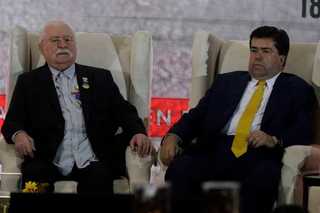 Lech Walesa at the presentation of the book Brief chronicle of trade unionism in Mexico February 8, 2023, Mexico City, Mexico: Senator Pedro Haces Barba accompanied by the former president of Poland, Nobel Peace Prize winner and leader of Solidarity, Lech Walesa at the presentation of his book: Brief chronicle of unionism in Mexico , at the Interactive Museum of Economics in Mexico City. on February 8, 2023 in Mexico City, Mexico (Photo by Luis Barron Eyepix Group). Copyright: xLuisxBarronx xEyepixxGroupx LB20230208_LECH_WALESA4