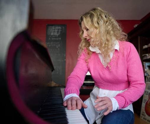 <p>Simone Sommerland aufgenommen am 09.02.2023 in einer Musikschule in Wetter. Simone Sommerland macht Kindermusik und verkauft damit weit mehr CDs als Helene Fischer oder sonst jemand in Deutschland. Deutschland NRW Wetter Copyright: BerndxThissen