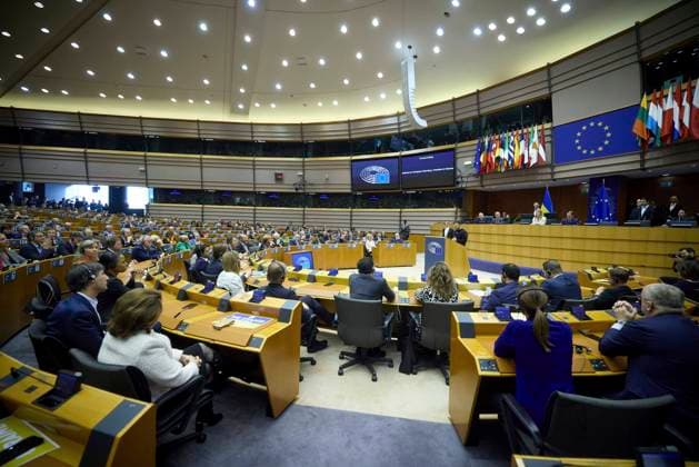 February 9, 2023, Brussels, Belgium: Ukrainian President Volodymyr Zelenskyy addresses an extraordinary plenary session at the European Parliament, February 9, 2023 in Brussels, Belgium. Brussels Belgium - ZUMAp138 20230209_zaa_p138_004 Copyright: xPoolx UkrainianxPresidentiax