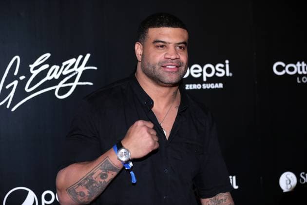 February 10, 2023, Scottsdale, Arizona, USA: Shawne Merriman attends the G-Eazy Red Carpet at G-Eazy Red Carpet Presented by W Scottsdale & Pepsi Zero Sugar at the W Scottsdale in Scottsdale, Arizona. Scottsdale USA - ZUMAg247 20230210_znp_g247_014 Copyright: xGagexSkidmorex