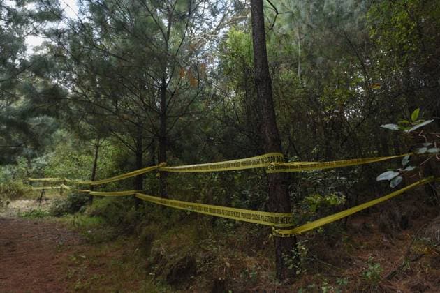 Clandestine grave found in forest in the State of Mexico with more than 60 bags of human remains, the second so far this year February 10, 2023 Lerma , Mexico : Aspects of the area where forensic experts from the State of Mexico conducted the proceedings where at least 9 clandestine graves were found in the forest on the border of the municipalities of Lerma and Ocoyoacac, unofficially have found a total of 68 packages with human remains, the area where these graves are still cordoned off to prevent the passage, where it is expected to continue working to locate more human remains. on February 10 , 2023 in Lerma, MÃ xico. (Photo by Arturo Hernandez Eyepix Group) Copyright: xArturoxHernandezx xEyepixxGroupx AH_100223_05