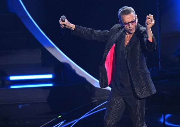 Bilder des Jahres 2023, Entertainment 02 Februar Entertainment Themen der Woche KW06 Entertainment Bilder des Tages February 11, 2023, SANREMO, ITALIA: British band Depeche Mode vocalist Dave Gahan performs on stage at the Ariston theatre during the 73rd Sanremo Italian Song Festival, in Sanremo, Italy, 11 February 2023. The music festival will run from 07 to 11 February 2023. ANSA ETTORE FERRARI. SANREMO ITALIA - ZUMAa110 20230211_zaf_a110_143 Copyright: xEttorexFerrarix