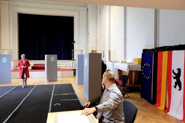 Franziska Giffey, Regierende Buergermeisterin von Berlin, gibt in der Evangelischen Schule Friedrichshain ihre Stimme zur Wahl des Berliner Abgeordnetenhaus ab, DEU, Berlin, 12.02.2023 *** Franziska Giffey, governing mayor of Berlin, casts her vote in the election for the Berlin House of Representatives at the Evangelische Schule Friedrichshain, DEU, Berlin, 12 02 2023