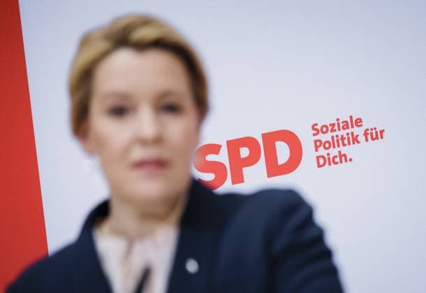 Franziska Giffey, Regierende Buergermeisterin von Berlin, aufgenommen bei einer Pressekonferenz anlaesslich des Wahlausganges der Wahl zum Berliner Abgeordnetenhaus im Willy Brandt Haus in Berlin. 13.02.2023. Berlin Deutschland *** Franziska Giffey, governing mayor of Berlin, recorded at a press conference on the occasion of the election results for the Berlin House of Representatives at the Willy Brandt House in Berlin 13 02 2023 Berlin Germany Copyright: xFelixxZahn photothek.netx