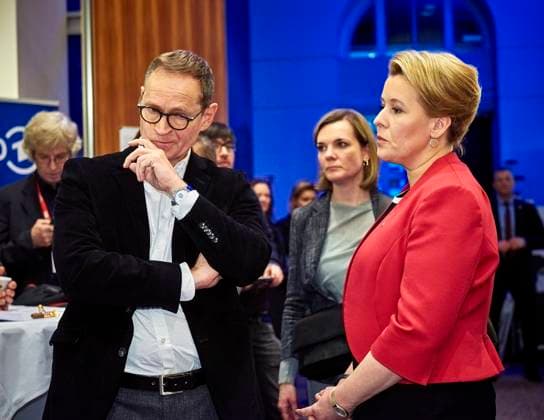 Wahlen in Berlin: Ex-Bürgermeister Michael Müller und Franziska Giffey DEU,Deutschland, Berlin,12.02.2023: Franziska Giffey nach der Wahlniederlage im Abgeordnetenhaus. Spitzenkandidat Kai Wegner hat mit der CDU ein starkes Wahlergebnis eingefahren. Die CDU ist stärkste Partei im Berliner Abgeordnetenhaus. *** Elections in Berlin Ex Mayor Michael Müller and Franziska Giffey DEU,Germany, Berlin,12 02 2023 Franziska Giffey after election defeat in the House of Representatives Top candidate Kai Wegner has brought in a strong election result with the CDU The CDU is the strongest party in the Berlin House of Representatives