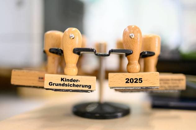 Stockbilder I 15.02.2023 Kinder-Grundsicherung 2025 Hamburg Studio Hamburg Deutschland *** Stock Images I 15 02 2023 children basic security 2025 Hamburg Studio Hamburg Germany Copyright: xLobeca FelixxSchlikisx