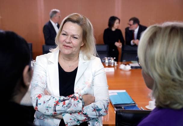 News Themen der Woche KW07 News Bilder des Tages Nancy Faeser, Bundesministerin des Innern und für Heimat , Deutschland, Berlin, Bundeskanzleramt, Das Bundeskabinett befasst sich in seiner 51. Sitzung am 15. Februar 2023 unter anderem mit den Auslandseinsätzen der Bundeswehr. *** Nancy Faeser, Federal Minister of the Interior and Home Affairs , Germany, Berlin, Federal Chancellery, At its 51st meeting on February 15, 2023, the Federal Cabinet will deal, among other things, with the Bundeswehrs foreign missions