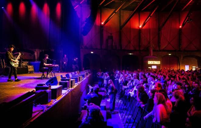 AMSTERDAM - RAFFIE in the Gashouder during the True Art of Giving X Giro555 benefit concert for the victims of the earthquake in Turkey and Syria. ANP RAMON VAN FLYMEN netherlands out - belgium out  Copyright: xx x462862781x originalFilename: 462862781.jpg