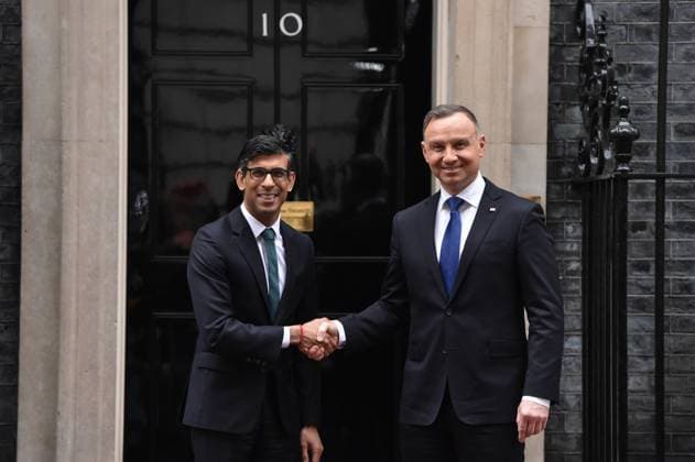 News Themen der Woche KW07 News Bilder des Tages February 16, 2023, London, England, United Kingdom: Polish President ANDRZEJ DUDA is shaking hands with UK Prime Minister RISHI SUNAK at Downing Street, London. London United Kingdom - ZUMAk172 20230216_zip_k172_002 Copyright: xThomasxKrychx