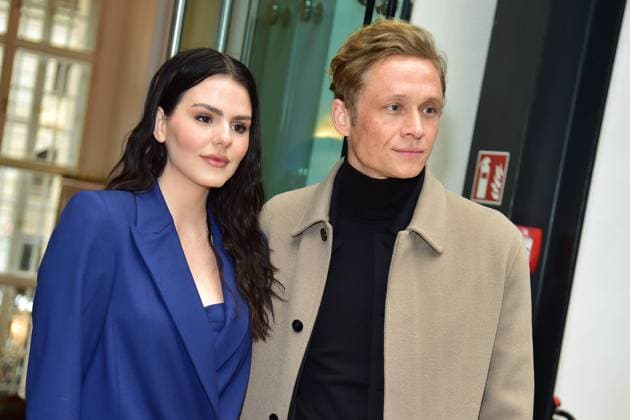Entertainment Themen der Woche KW07 Entertainment Bilder des Tages FFF Berlina Empfang zur Berlinale 2023 Ruby O. Fee, bürgerlich Ruby Moonstone Camilla Willow Fee mit Partner Matthias Schweighöfer Empfang, FFF FilmFernsehFonds, zur Berlinale 2023 in der Bayerischen Landesvertretung in Berlin, am 17.02.2023 *** FFF Berlina reception to the Berlinale 2023 Ruby O Fee, bürgerlich Ruby Moonstone Camilla Willow Fee with partner Matthias Schweighöfer Reception, FFF FilmFernsehFonds, to the Berlinale 2023 in the Bavarian State Representation in Berlin, on 17 02 2023. Photopress Mueller