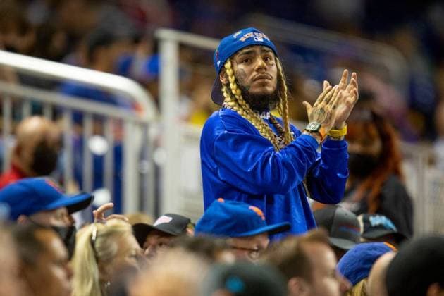 February 17, 2023: New York-born rapper Tekashi 6ix9ine reacts to the New York Mets losing to the Miami Marlins in Miami on Aug. 3, 2021. - ZUMAm67_ 20230217_zaf_m67_005 Copyright: xDanielxA.xVarelax