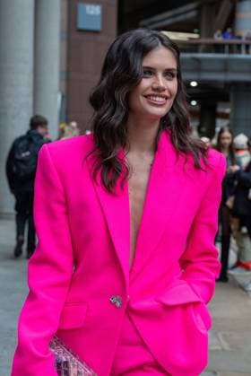 February 18, 2023, London, United Kingdom: Sara Sampaio is photographed outside the David Koma show on the second day of London Fashion Week. London United Kingdom - ZUMAs197 20230218_zaa_s197_537 Copyright: xPietroxRecchiax