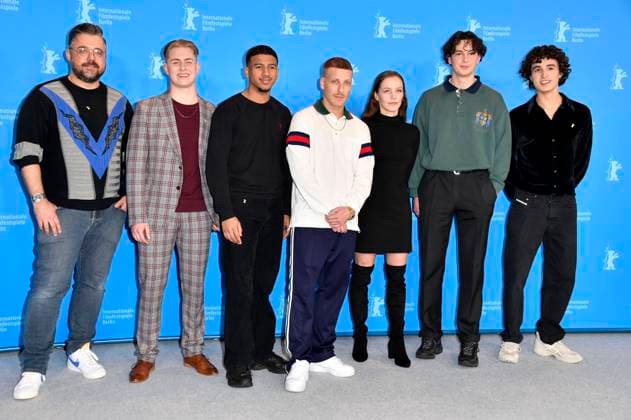 David Wnendt, Vincent Wiemer, Aaron Maldonado Morales, Felix Lobrecht, Franziska Wulf, Levy Rico Arcos and Rafael Luis Klein Heßling at the photocall for the feature film Sun and Concrete Sun and Concrete at the Berlinale 2023 73 Berlin International Film Festival at the Hotel Grand Hyatt Berlin, 18 02 2023 Foto:xN.xKubelkax xFuturexImage