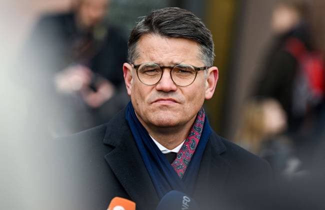 19.02.2023, xpsx, Lokal Hanau Jahrestag 19 Februar Gedenkveranstaltung v.l. Ministerpräsident Boris Rhein, Hanau Hessen Deutschland (DEU) Marktplatz *** 19 02 2023, xpsx, local Hanau anniversary 19 February commemoration v l Prime Minister Boris Rhein, Hanau Hesse Germany DEU marketplace.