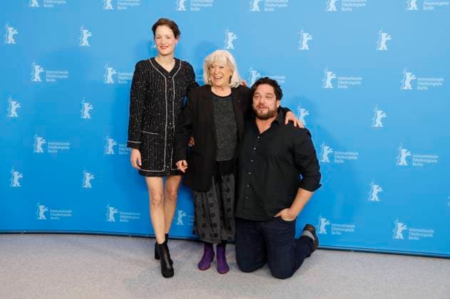 Bilder des Jahres 2023, Entertainment 02 Februar Entertainment Themen der Woche KW07 Vicky Krieps, Margarethe von Trotta und Ronald Zehrfeld beim Photocall zum Kinofilm Ingeborg Bachmann - Reise in die Wüster auf der Berlinale 2023 73. Internationale Filmfestspiele Berlin im Hotel Grand Hyatt. Berlin, 19.02.202 *** Vicky Krieps, Margarethe von Trotta and Ronald Zehrfeld at the photocall for the feature film Ingeborg Bachmann Reise in die Wüster at the Berlinale 2023 73 Berlin International Film Festival at the Hotel Grand Hyatt Berlin, 19 02 202 Foto:xD.xBedrosianx xFuturexImage