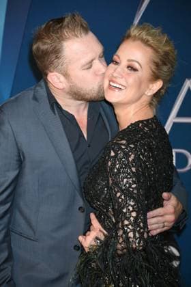 FILE PHOTO: Kyle Jacobs Dead at 49 - 08 November 2017 - Nashville, Tennessee - Kellie Pickler, Kyle Jacobs. 51st Annual CMA Awards, Country Music s Biggest Night, held at Music City Center. Photo Credit: Laura Farr AdMedia 288773 2023-02-19 TN Nashville Etats-Unis  Copyright: xAdMediax STAR_288773_002