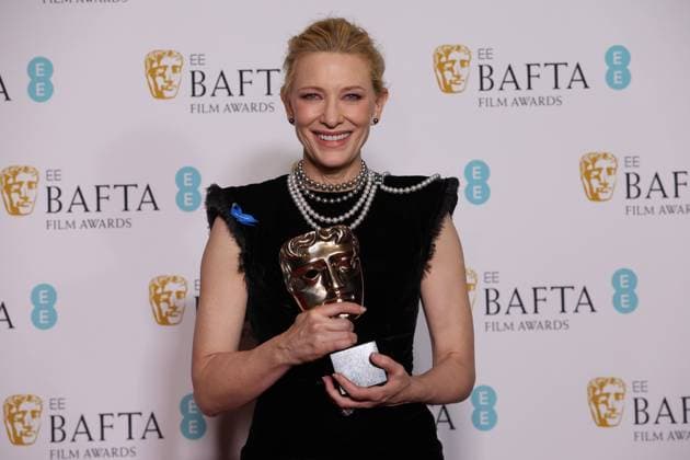 Bilder des Jahres 2023, Entertainment 02 Februar Entertainment Themen der Woche KW07 . 19 02 2023. London, United Kingdom. Cate Blanchett with her Leading Actress award at the BAFTA Film Awards in London.  xStephenxLockx xi-Imagesx IIM-24157-0053