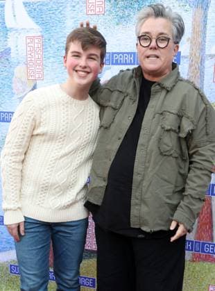 Entertainment Themen der Woche KW07 Entertainment Bilder des Tages PASADENA, CA - FEBRUARY 19: Iain Armitage and Rosie O Donnell at the opening night of Pasadena PlayhouseÕs Sondheim Celebration production of Sunday in the Park with George on February 19, 2023 in Pasadena, California. Copyright: xFayexSadoux
