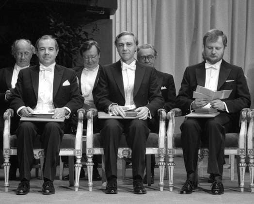 STOCKHOLM 1988-12-10. Nobelprisceremoni i Stockholms Stadshus. Här ses fran vänster Johann Deisenhofer, Robert Huber and Hartmut Michel, samtliga fran Västtyskland, som tilldelades Nobelpriset i kemi. Stockholm Sverige x1001x *** STOCKHOLM 1988 12 10 Nobel Prize Ceremony at Stockholm City Hall Pictured here from left are Johann Deisenhofer, Robert Huber and Hartmut Michel, all from West Germany, who were awarded the Nobel Prize in Chemistry Stockholm Sweden x1001x  Copyright: xJanxCollsiöö TTx NOBEL 1988
