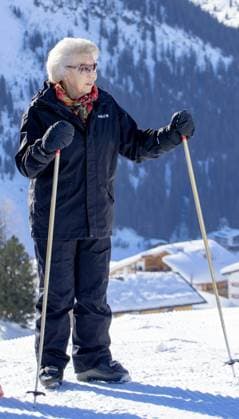 File photo: Princess Beatrix broke her wrist while skiing last Friday. She has now had surgery on her fracture and has returned to the Netherlands. The Princess is otherwise in good health and will recover from her fracture at home.  Copyright: xPPEx