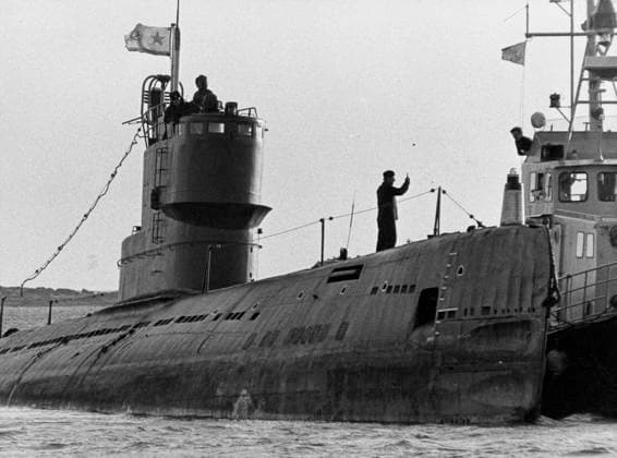 KARLSKRONA 1981 11 01 The Soviet submarine U 137 on the ground in Gasefjärden in Karlskrona KARLSKRONA SVERIGE x190x  Copyright: xAlbertxHakansson TTx U 137 PA GRUND