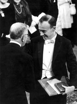 STOCKHOLM 1962 12 10 Professor James D Watson receives the 1962 Nobel Prize in Medicine from the hand of King Gustaf VI Adolf Watson is one of the discoverers of the DNA molecule STOCKHOLM Sweden x20360x  Copyright: xTTx NOBEL 1962 KONSERTHUSET