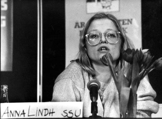 STOCKHOLM 19850129 Anna Lindh utfragas av SACO SR i egenskap av ordförande för SSU. Foto SvD SCANPIX Code 30000 STOCKHOLM SVERIGE x30000x *** STOCKHOLM 19850129 Anna Lindh is questioned by SACO SR in her capacity as President of SSU Photo SvD SCANPIX Code 30000 STOCKHOLM SWEDEN x30000x  Copyright: xSvDx xTTx ANNA LINDH