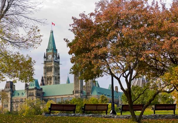 The canadian Parliament seen from park benches in Major s Hill park in Ottawa, Canada. Copyright: xMichelxLoisellex xDesignxPicsx , 31938786  Copyright: MichelxLoisellex xDesignxPics 31938786