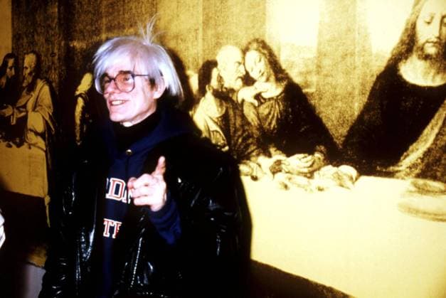 SCANPIX SWEDEN, 1987. Andy Warhol, popkonstens mästare. Bilden är porträtt pa konstnären framför konstverket Nattvarden. Konstnär x20360x *** SCANPIX SWEDEN, 1987 Andy Warhol, the master of pop art The image is a portrait of the artist in front of the artwork Nightmare Artist x20360x  Copyright: xTTx 20360