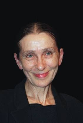 Den tyska koreografen och innovatören Pina Bausch, 58, besöker Stockholm med anledning av kulturhuvudstadsaret. Manga är de koreografer och regissörer som sökt inspiration i hennes komplexa och unika kollage av musik, dans, kabarÃ och teater. Hennes danskompani Tanztheater Wuppertal dansar tre verk av Pina Bausch Fönsterputsaren (1998), CafÃ Müller (1978) och Varoffer (1975). Bilden är tagen under presskonferensen pa Dansens Hus i Stockholm. STOCKHOLM SVERIGE x1002x *** German choreographer and innovator Pina Bausch, 58, visits Stockholm for the Capital of Culture year Manga are the choreographers and directors who have sought inspiration in her complex and unique collage of music, dance, cabaret and theatre Her danc  Copyright: xBertilxEricsonx