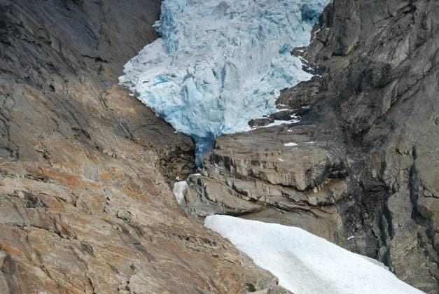 Blue Norwegian Glacier - Briksdalsbreen Glacier in Jostedalsbreen, Norway - melting because of Global warming Copyright: xLeldexJanjone-Riekstinax xDesignxPicsx , 31951202 Copyright: ColinxForrestx xDesignxPics 31951202