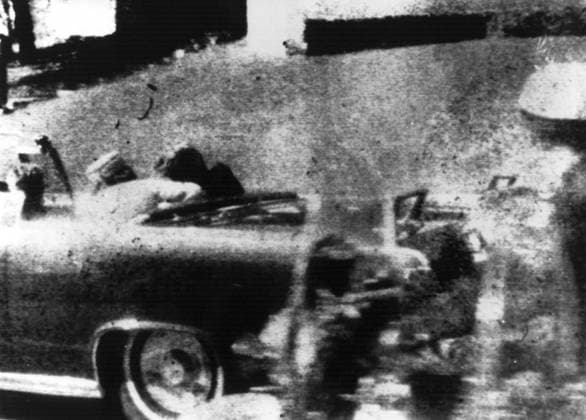 SCANPIX SWEDEN 19631122 Dallas US President John F Kennedy is assassinated in Dallas on 22 November 1963 Jacqueline Kennedy sits next to John F Kennedy, who has been shot twice in the head Photo SCANPIX CODE 20360 x20360x  Copyright: xTTx 20360