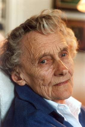 Astrid Lindgren, älskad av barn över hela världen. Hennes populära figur Pippi Langstrump har översatts till omkring 70 sprak. Nyligen hade den första tecknade filmen om Pippi premiär i Stockholm. I november 1997 fyller Astrid Lindgren 90 ar. COPYRIGHT SCANPIX SWEDEN STOCKHOLM SVERIGE x1003x *** Astrid Lindgren, loved by children all over the world Her popular character Pippi Longstocking has been translated into some 70 languages Recently, the first animated film about Pippi premiered in Stockholm In November 1997, Astrid Lindgren turns 90 COPYRIGHT SCANPIX SWEDEN STOCKHOLM SVERIGE x1003x  Copyright: xHansxTxDahlskogx ASTRID LINDGREN