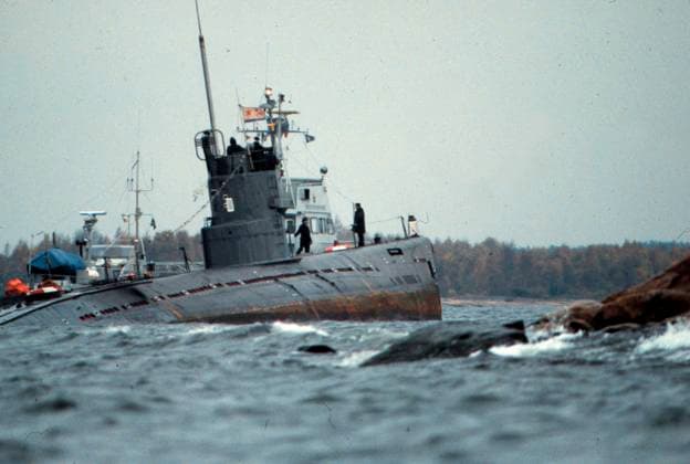 KARLSKRONA 1981 The Soviet submarine U 137 on the ground in Gasefjärden in Karlskrona skärgard KARLSKRONA SWEDEN x1001x  Copyright: xJANxCOLLSIÖÖx U 137 PA GRUND 1981