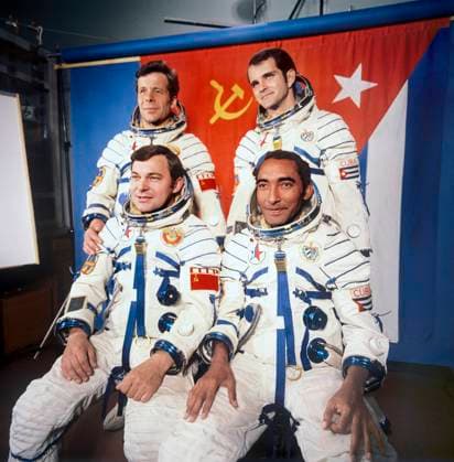 Yuri Romanenko, Arnaldo Mendes, Yevgeny Khrunov, Jose Falcon 499622 01.09.1980 The Soyuz-38 spaceship s international crew and back-up cosmonauts. Pilot-cosmonaut Yuri Romanenko, Hero of the Soviet Union, and research-cosmonaut Arnaldo Tamayo M? ndez (Cuba, from left to right, first row); USSR pilot-cosmonaut Yevgeny Khrunov (back-up), Hero of the Soviet Union, and Cuban research-cosmonaut Jose Armando Lopez Falcon (back-up) (from left to right, second row). Alexander Mokletsov Sputnik Russia  Copyright: xAlexanderxMokletsovx