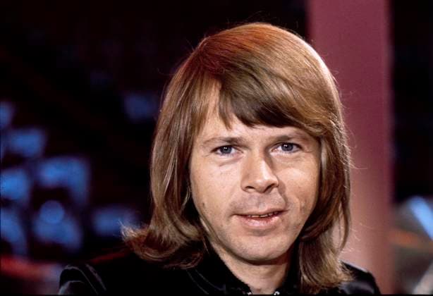 STOCKHOLM 1976-09-28 Björn Ulvaeus, gitarrist och sangare i popgruppen i ABBA porträtt i samband med en TV-show i Stockholm 28:e september 1976. Stockholm Sverige x190x *** STOCKHOLM 1976 09 28 Björn Ulvaeus, guitarist and singer in the pop group ABBA portrait in connection with a TV show in Stockholm 28th September 1976 Stockholm Sweden x190x  Copyright: xOllexLindeborg TTx BJÖRN ULVAEUS 1976