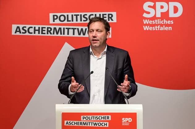 News Themen der Woche KW08 News Bilder des Tages Politischer Aschermittwoch der SPD NRW am 22.02.2023 in das Freischütz in Schwerte Lars Klingbeil ( Bundesvorsitzender SPD ) *** Political Ash Wednesday of the SPD North-Rhine Westphalia on 22 02 2023 in the free contactor in Schwerte Lars Klingbeil Federal leader SPD xJFx