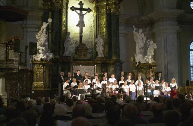 STOCKHOLM 00 06 28 Song and music in Gustav Vasa Church on Wednesday evening when Alice Babs gave a concert with Uppsala Cathedral Choir A Church Blues for Alice in front of a packed church STOCKHOLM SWEDEN x1001x  Copyright: xJanxCollsiööx ALICE BABS