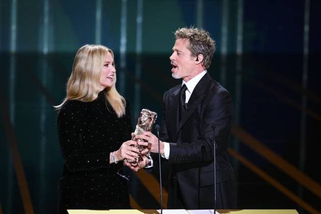 Apparition surprise de Brad Pitt pour remettre le Cesar d Honneur au realisateur David Fincher aux cote de Virginie Efira CELEBRITES : 48e Ceremonie des Cesar - 24 02 2023 JBAutissier Panoramic 