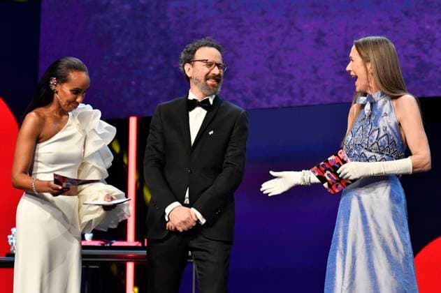 Hadnet Tesfai, Carlo Chatrian and Mariette Rissenbeek at the Closing Ceremony with Award Ceremony at the Berlinale 2023 73 Berlin International Film Festival at the Berlinale Palast Berlin, 25 02 2023. Foto:xN.xKubelkax xFuturexImage