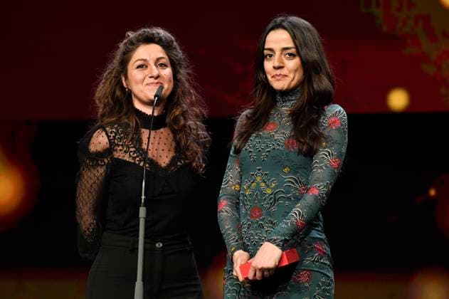 Michelle Keserwany and Noel Keserwany with the Golden Bear for Best Short Film Les chenilles at the Closing Ceremony with Award Ceremony at the Berlinale 2023 73 Berlin International Film Festival at the Berlinale Palast Berlin, 25 02 2023. Foto:xN.xKubelkax xFuturexImage